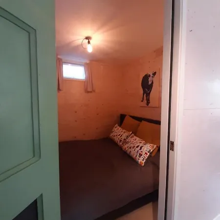 Voorhuis En Klein Waterland בית הארחה 3*