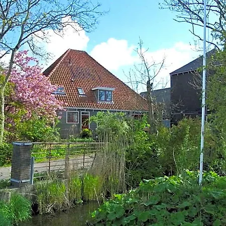 Guest house Voorhuis En Klein Waterland 4*
