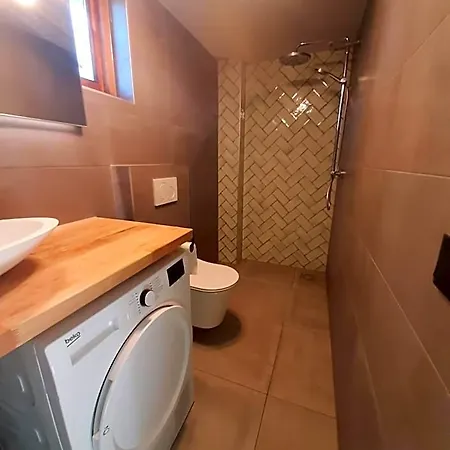 Voorhuis En Klein Waterland Pensión 4*