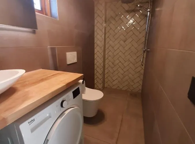 Voorhuis En Klein Waterland Vendégház 4*